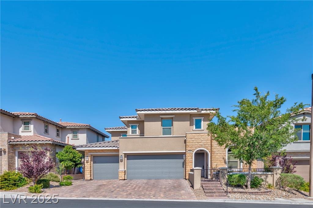 252 Castellari DR