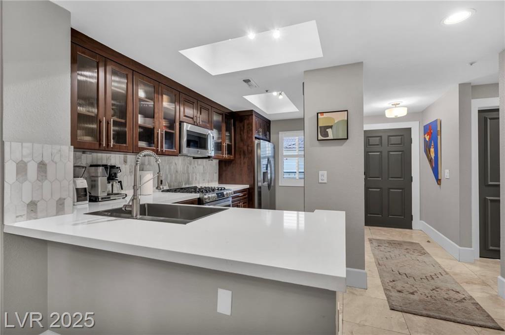 220 Flamingo RD