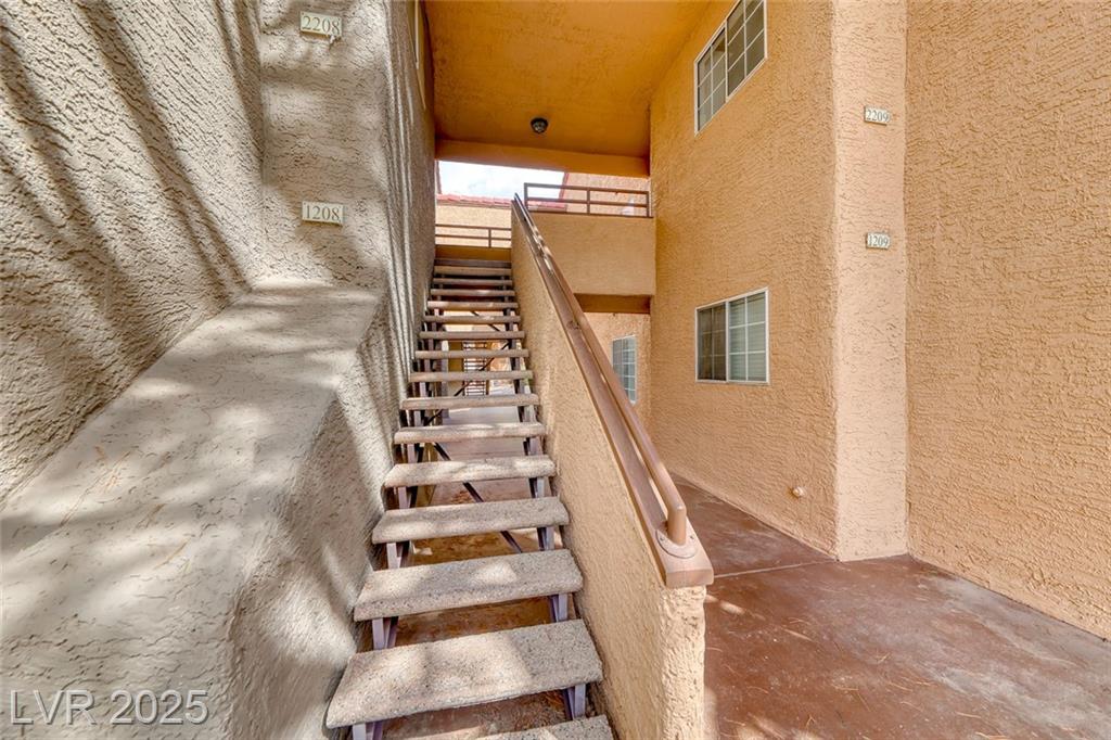 2200 Fort Apache RD