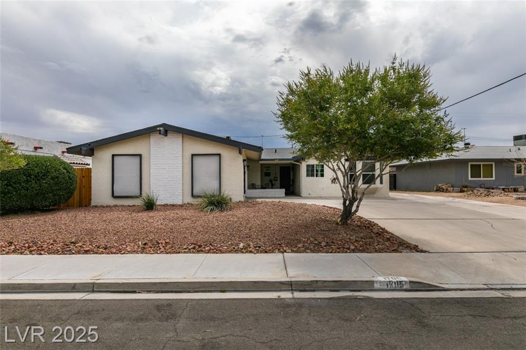 1705 Ivanhoe WAY