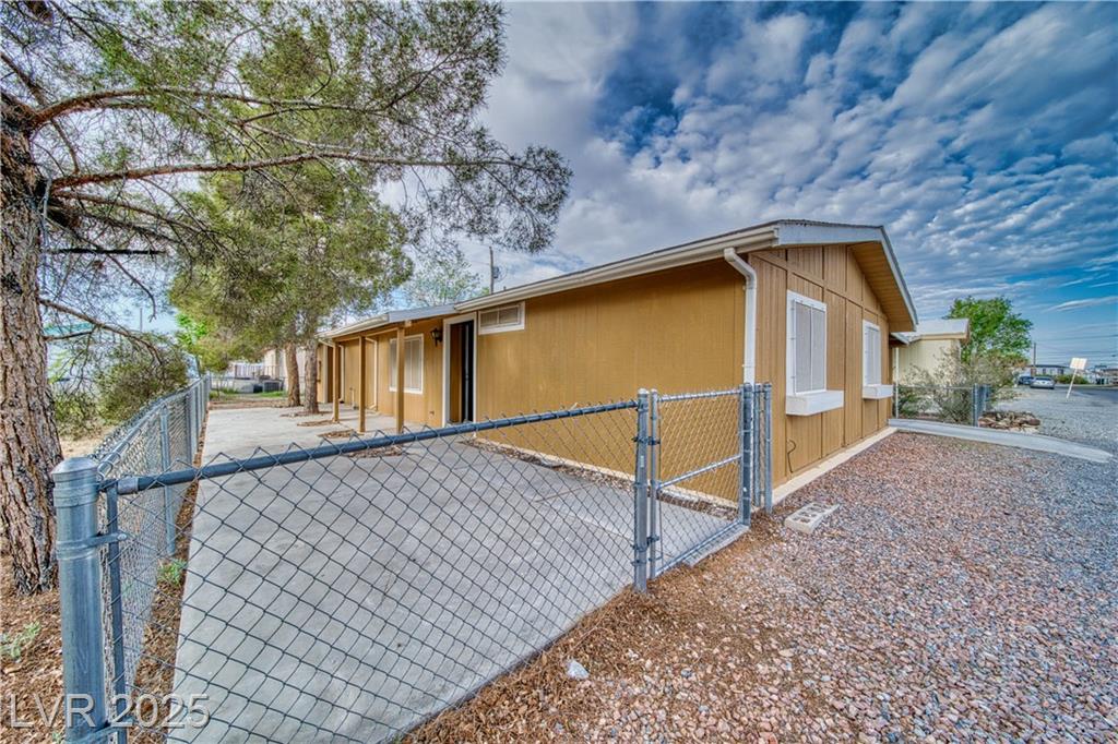 271 Comstock CIR