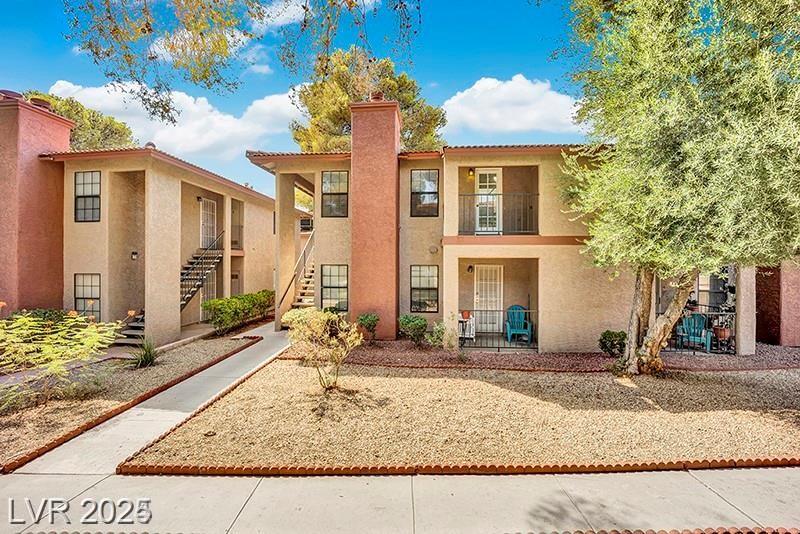 5576 Rochelle AVE