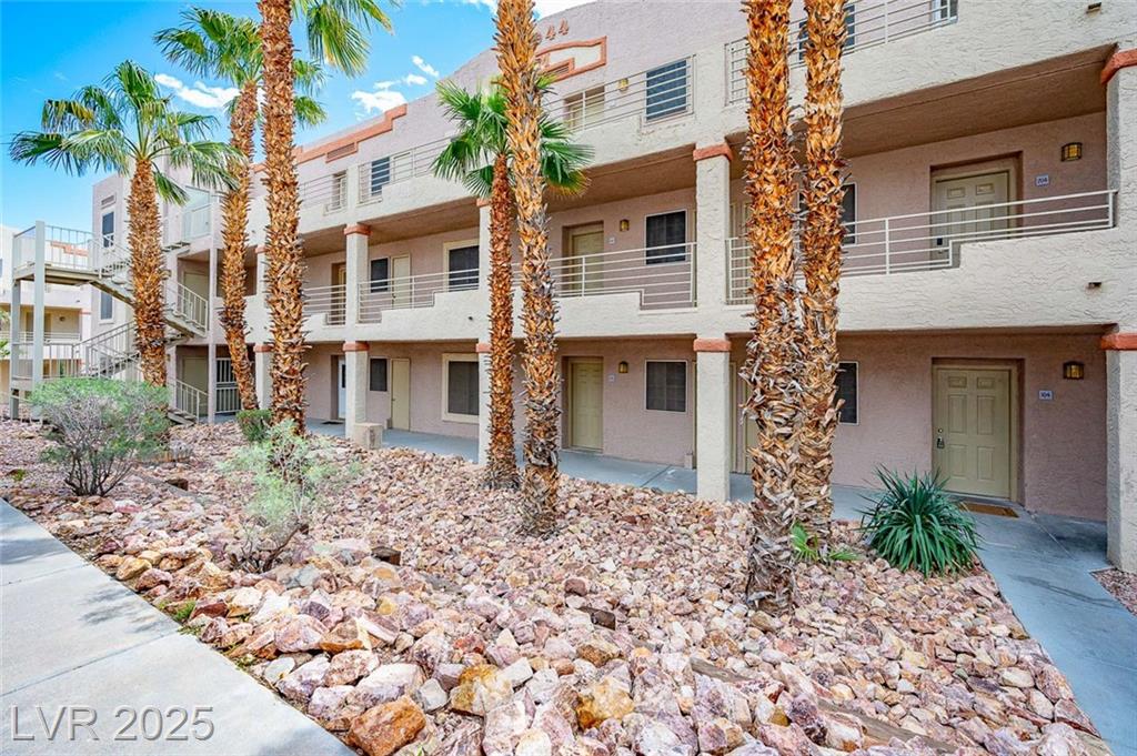 2044 Mesquite LN