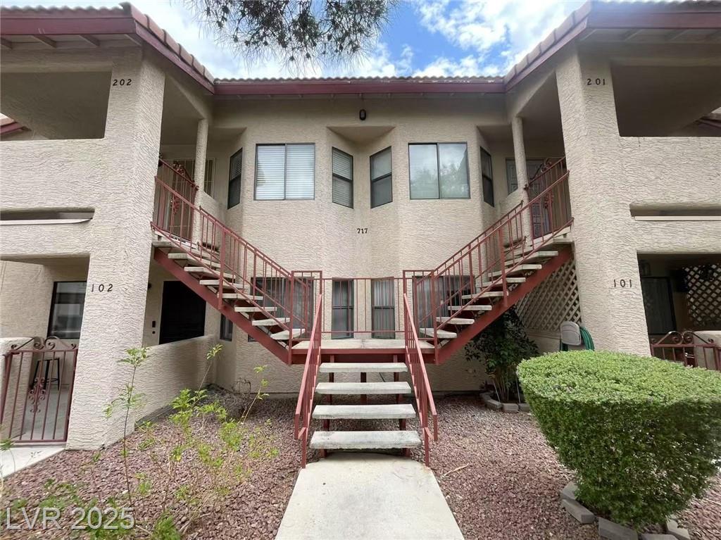 717 Rock Springs DR