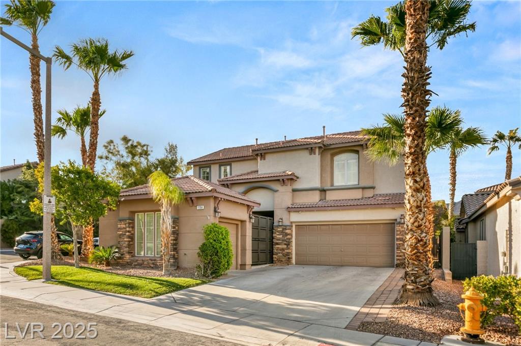 11784 Golden Moments AVE