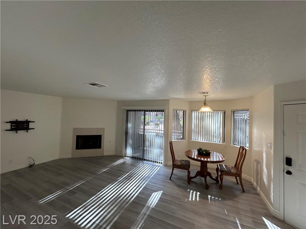 5044 Rainbow BLVD