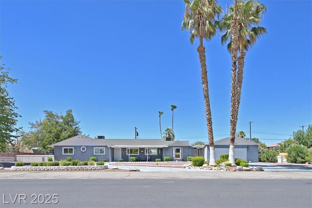 1885 Valley DR