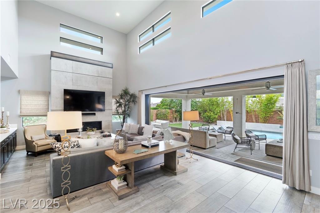 34 Moonfire DR