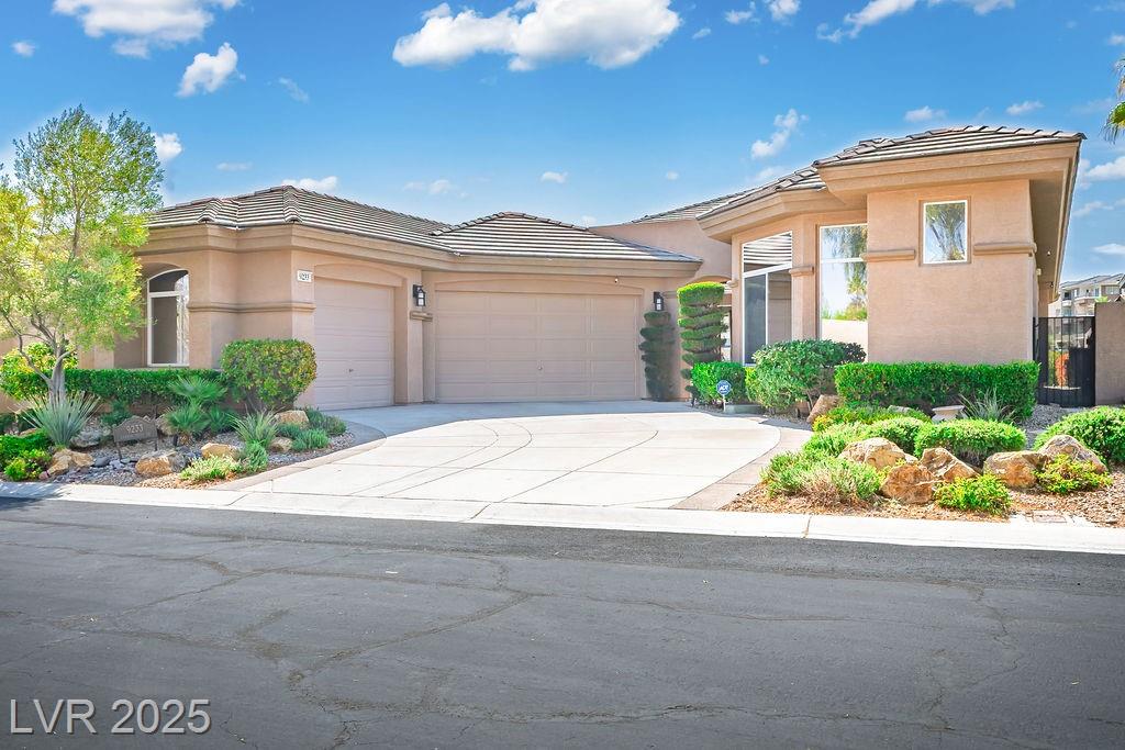 9233 Canyon Mesa DR
