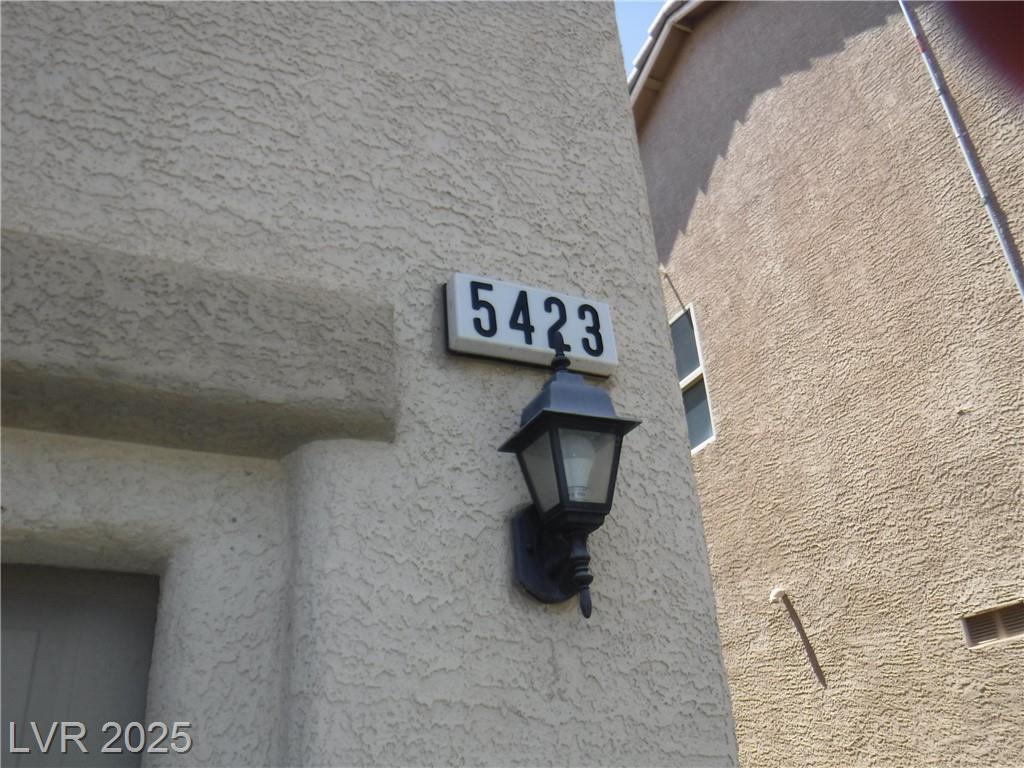 5423 Gold One LN