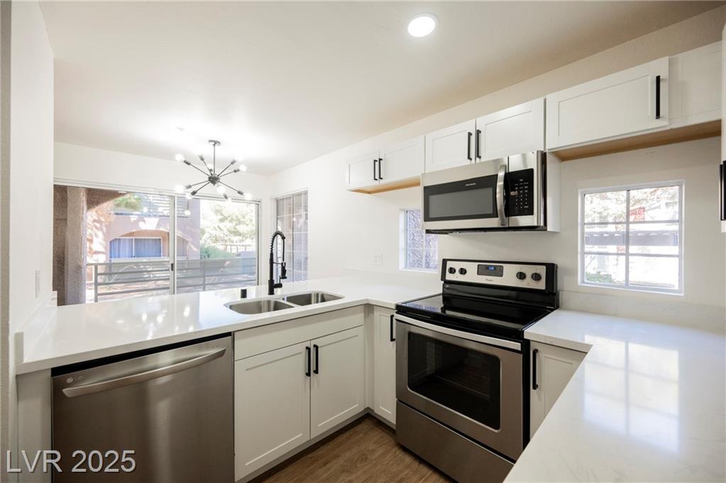 2121 Sealion DR