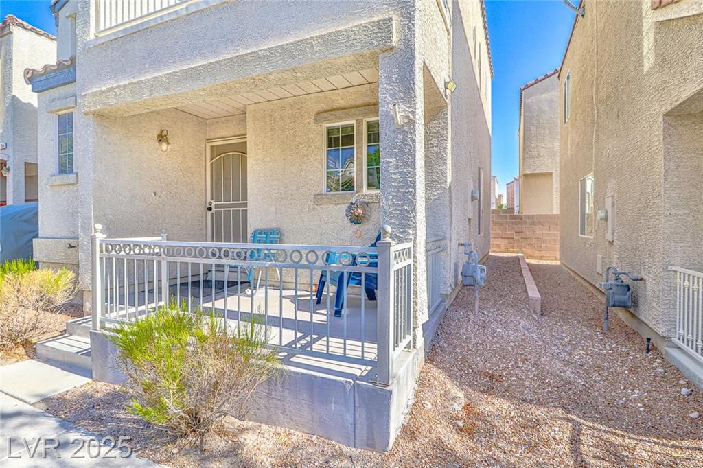 9068 Alluring AVE