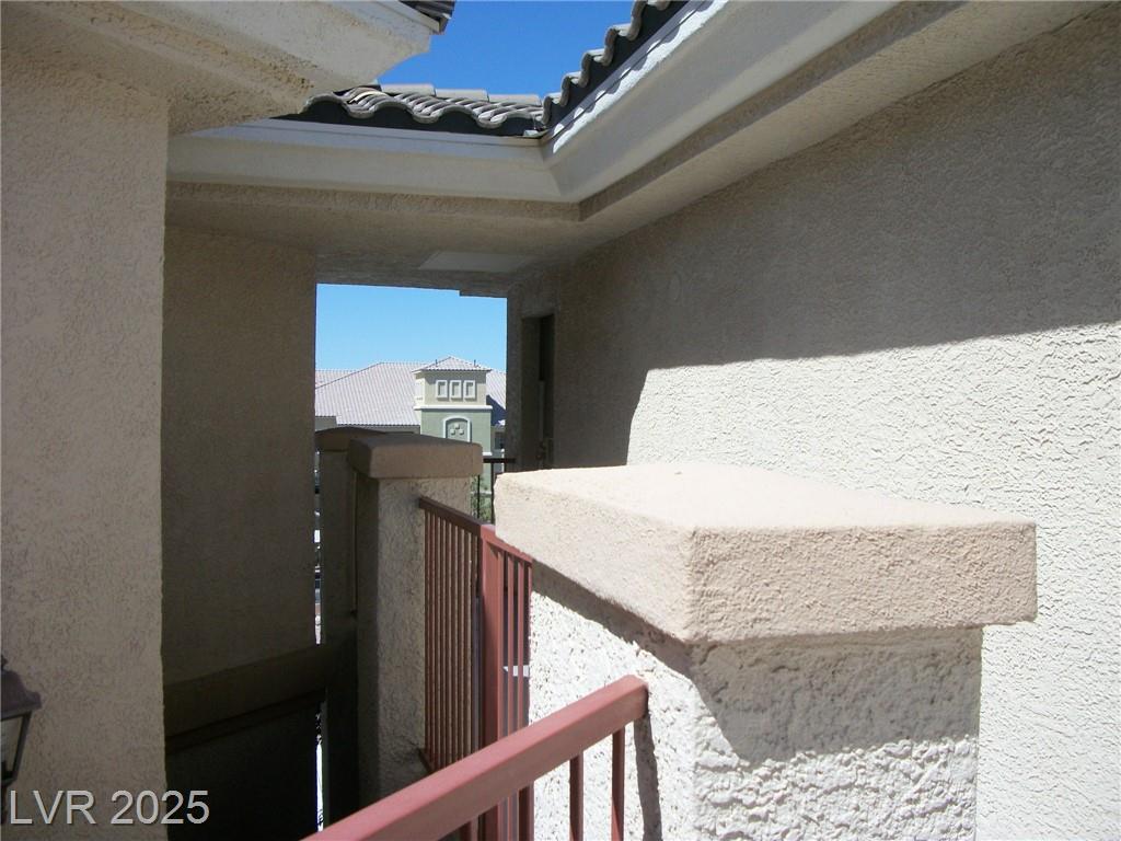 7123 Durango DR