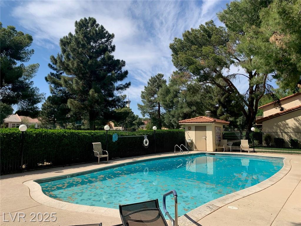 2963 Pinehurst DR