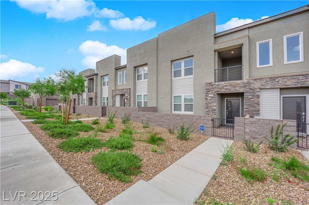 334 Laurel Peak DR