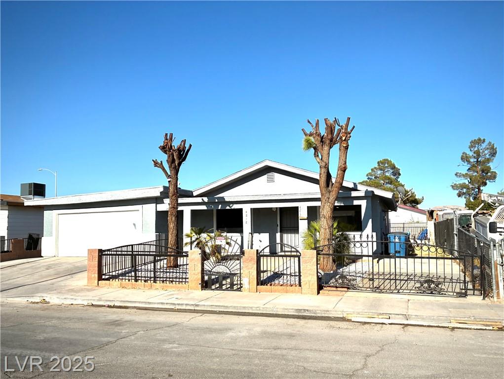 4212 Paramount ST