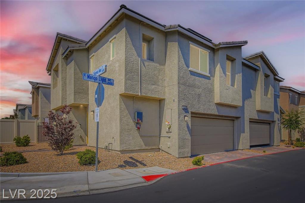 2670 Mango Light AVE