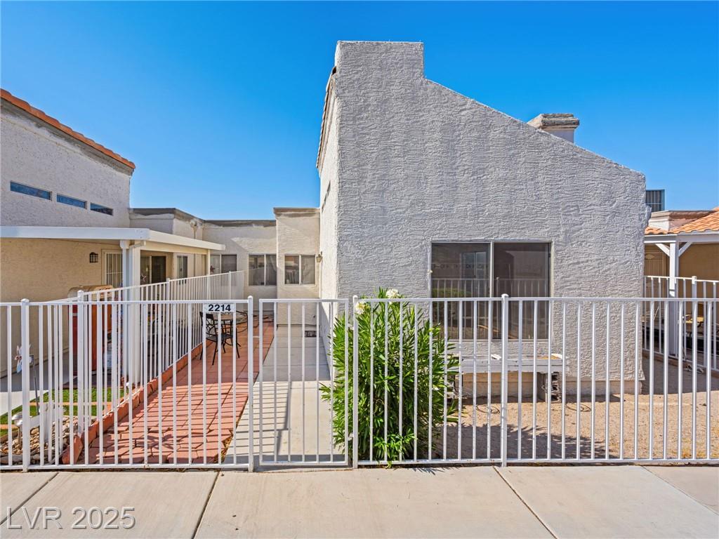 2214 Pebble Creek LN