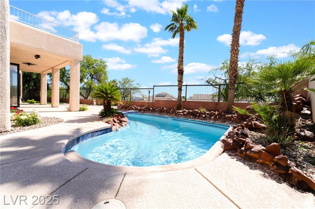 1016 Eaglewood DR
