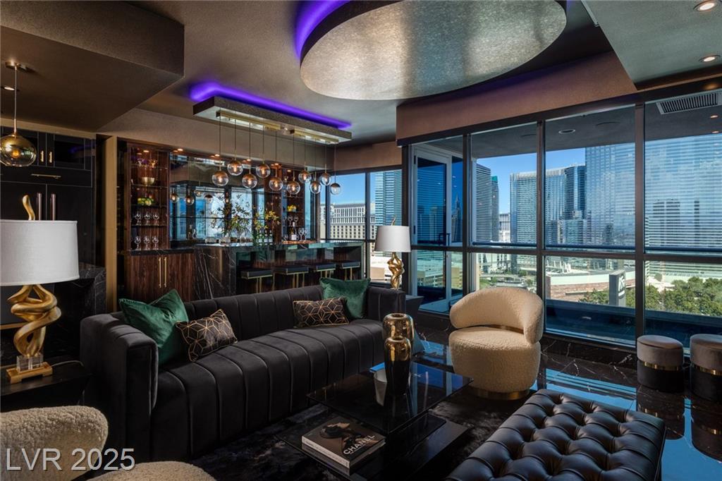 4575 Dean Martin DR