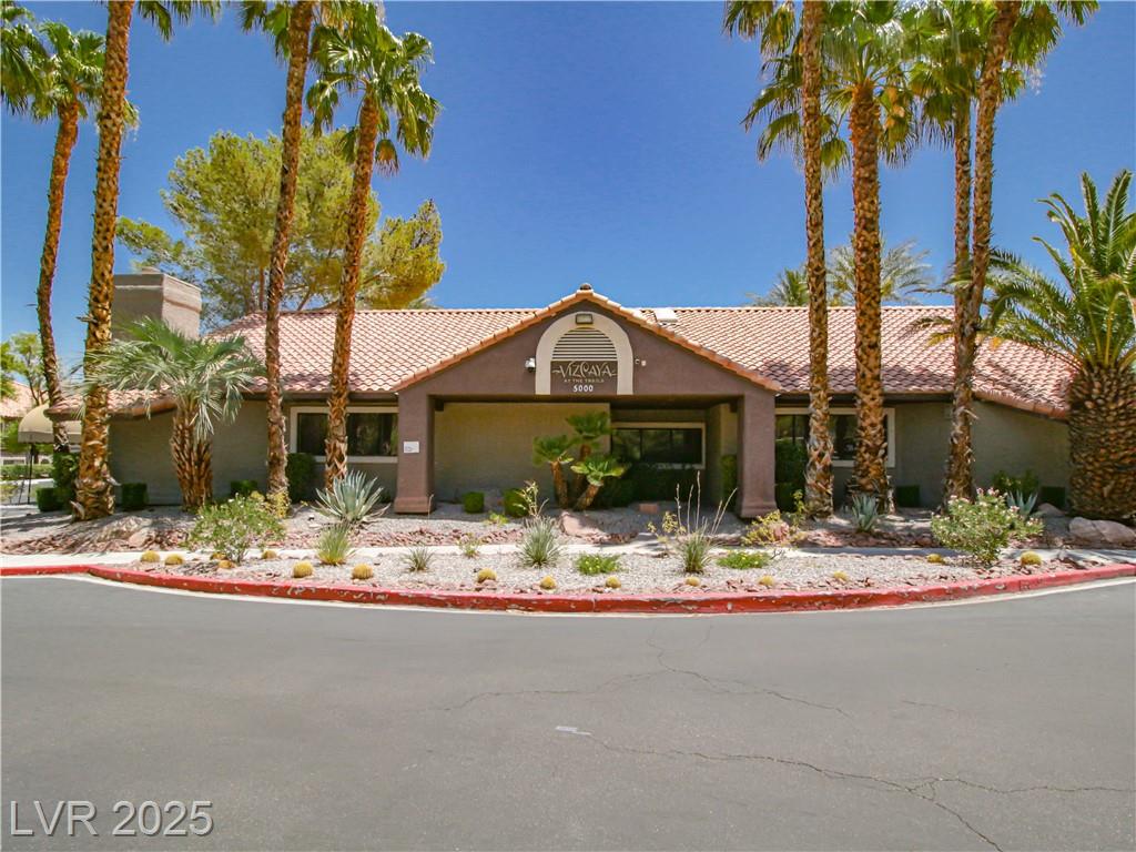 5042 Rainbow BLVD