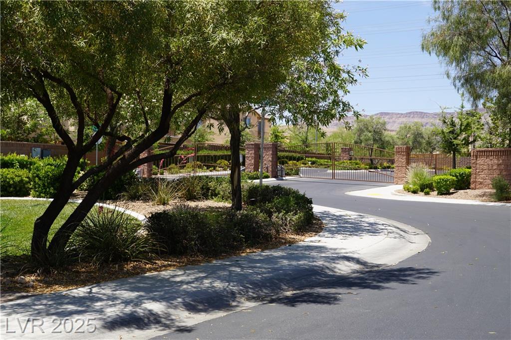 10137 Lady Apple DR