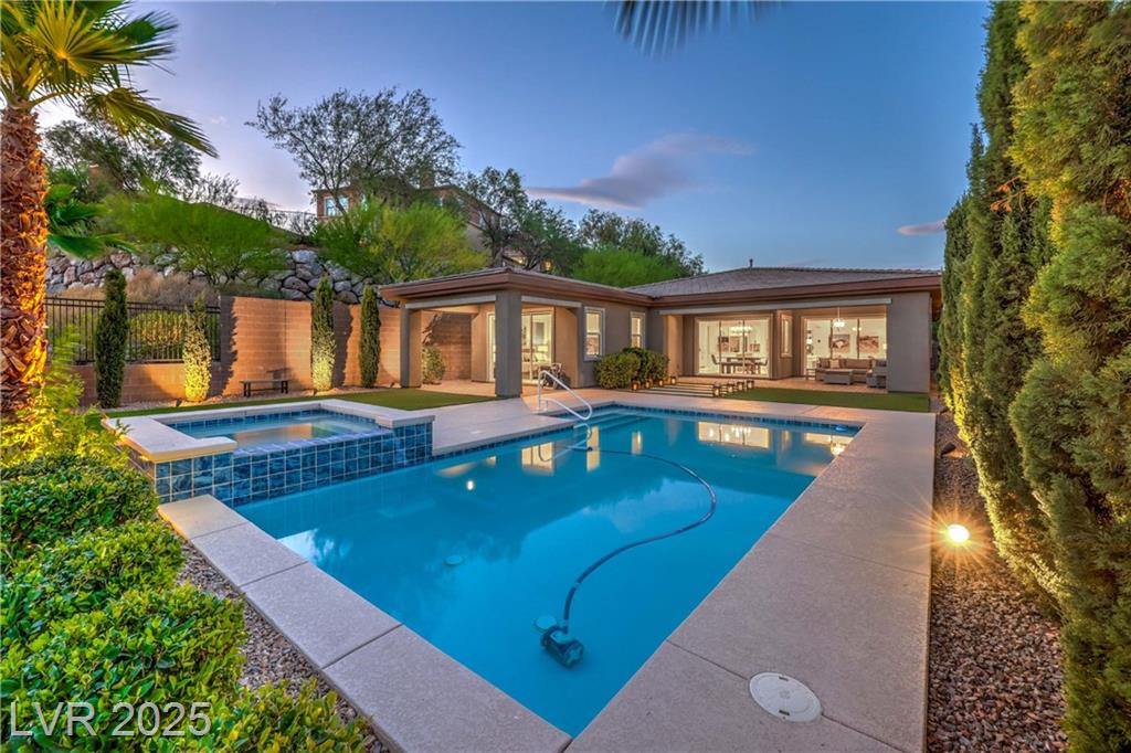 118 Reflection Cove DR
