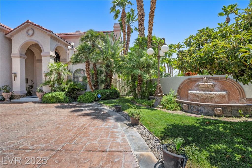 2563 Aviv CT