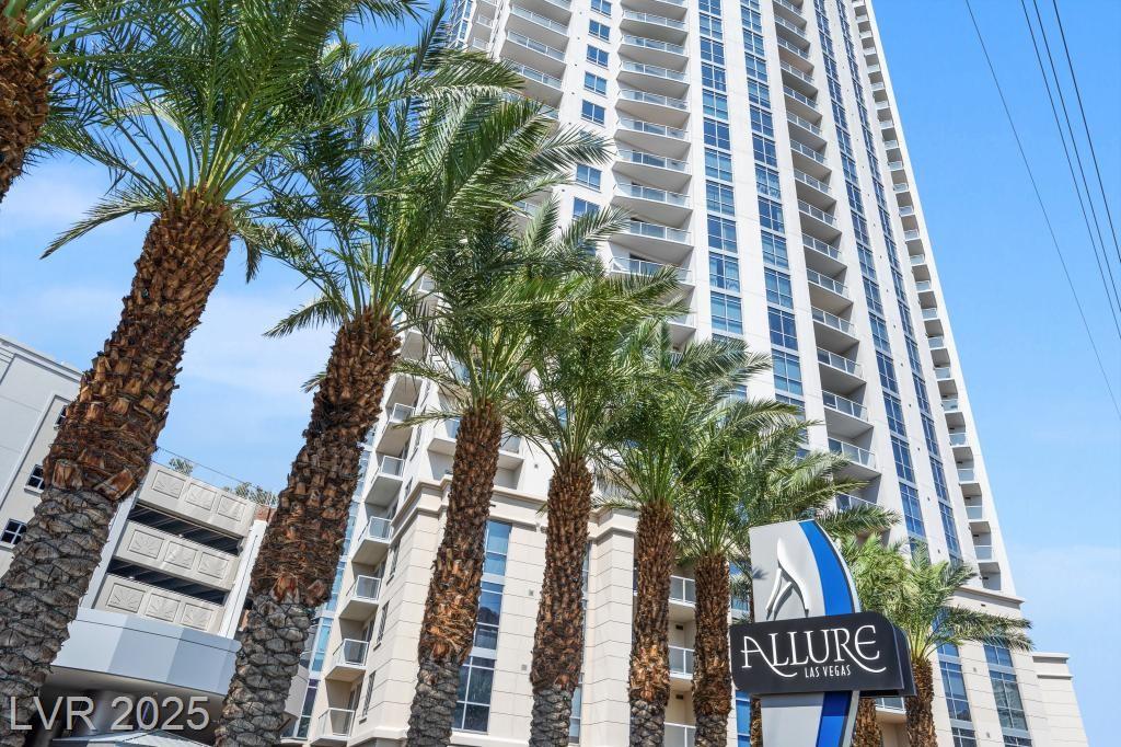 200 Sahara AVE