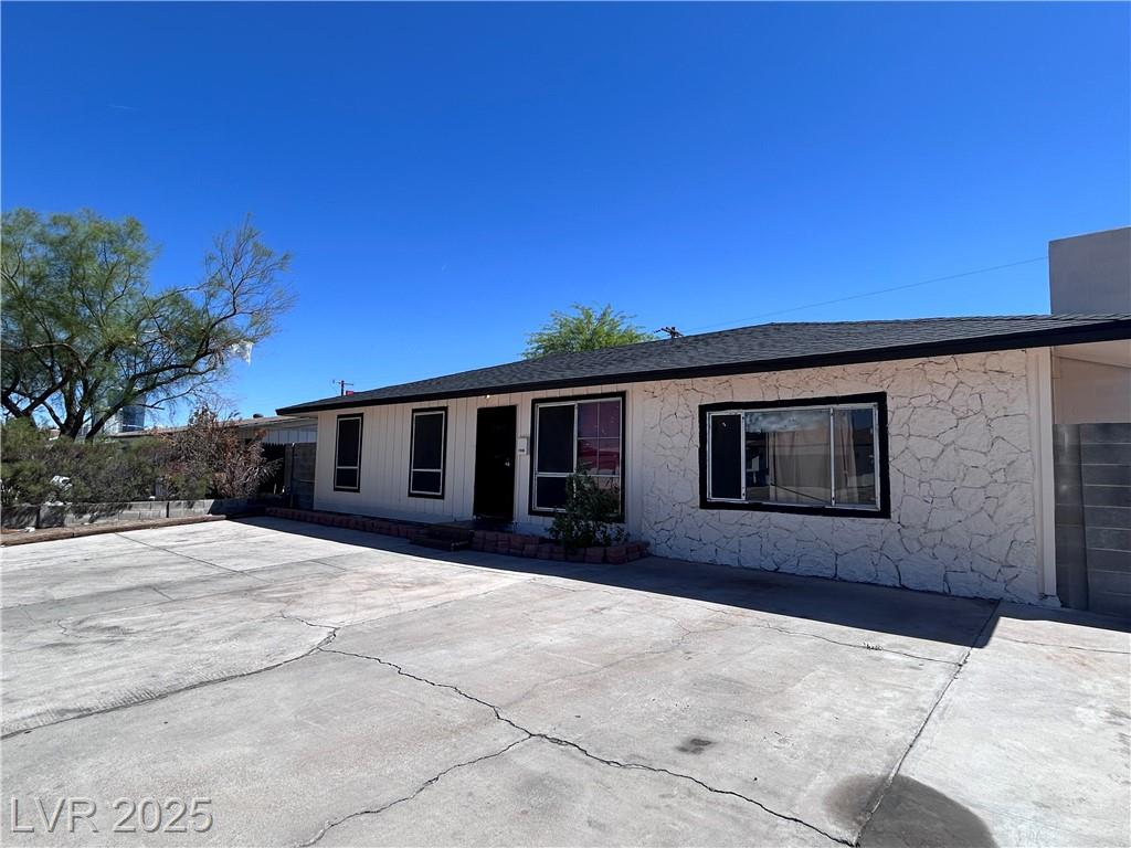 2909 Merritt AVE