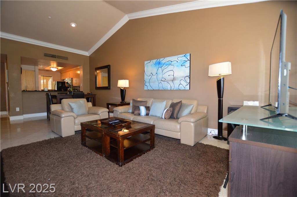 220 FLAMINGO RD