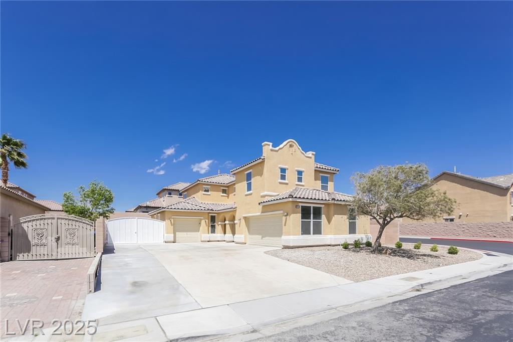 5913 Tamarack Lodge LN