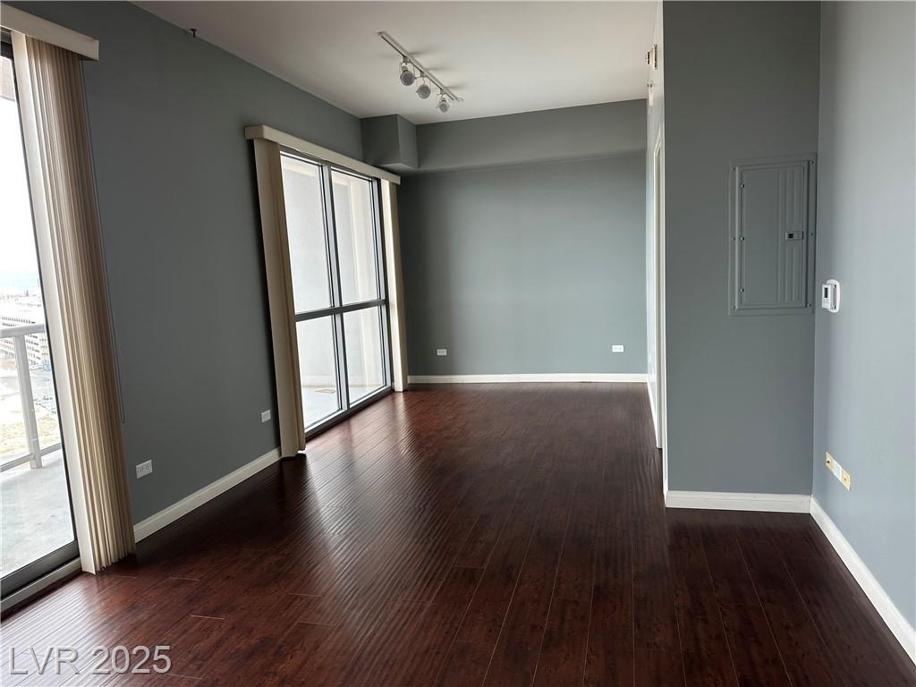 200 SAHARA AVE