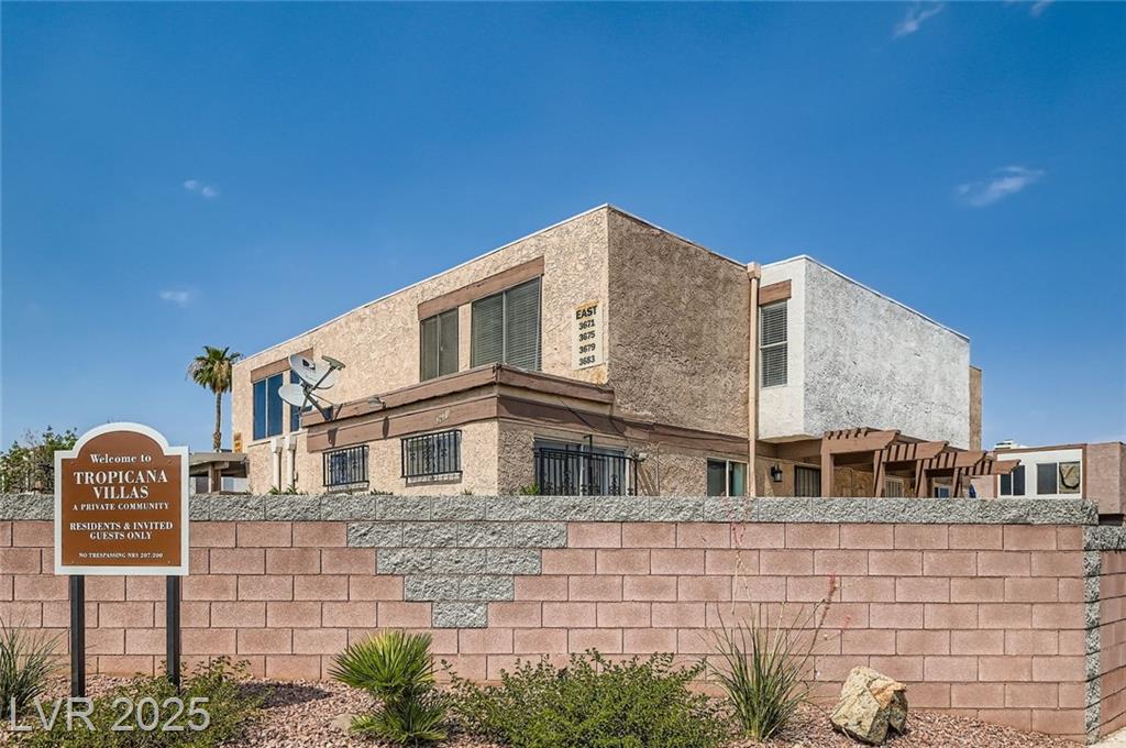 3671 Villa Knolls East DR