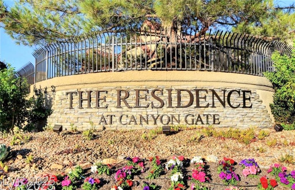 2200 Fort Apache RD