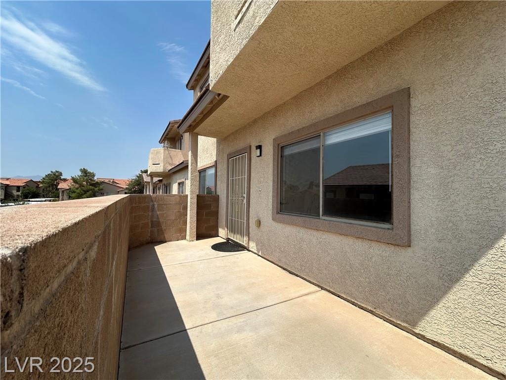 2050 Los Feliz ST