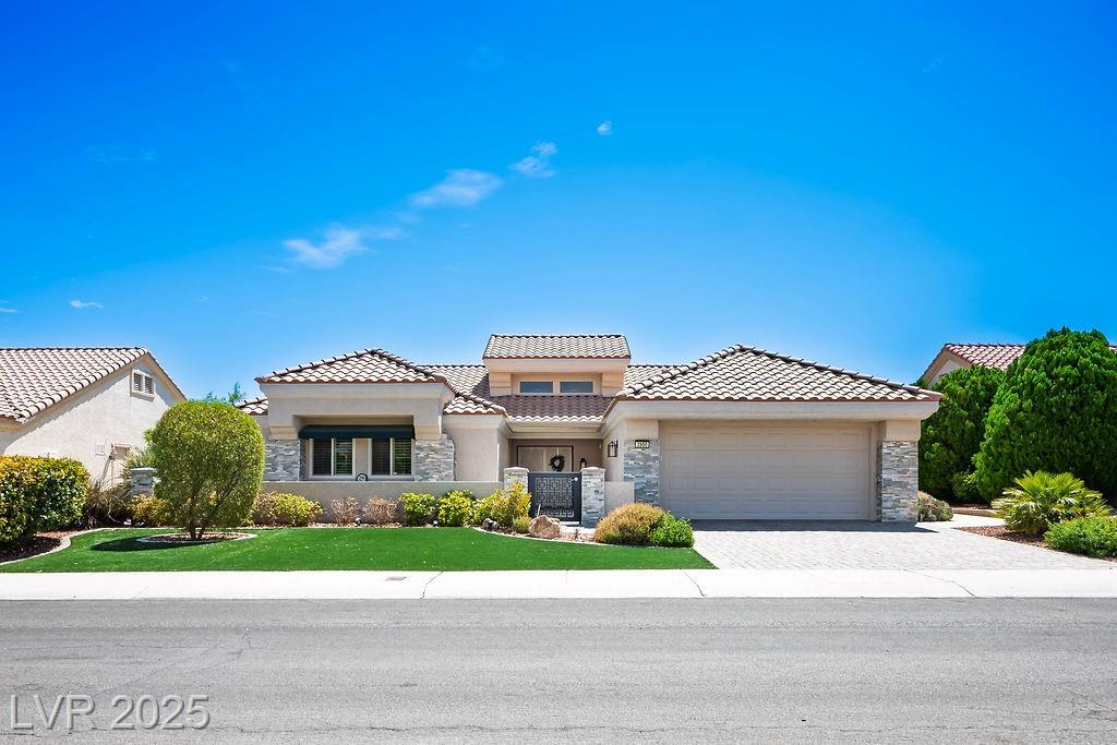 2900 Golfside DR