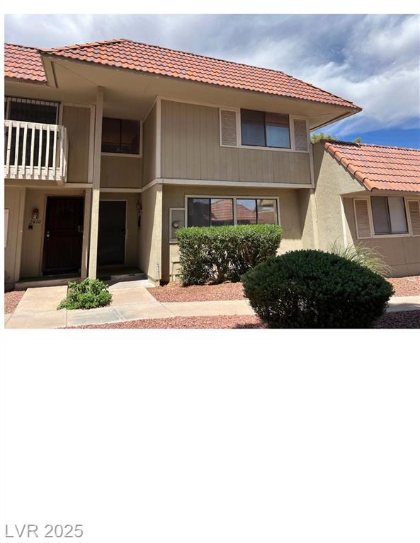 2414 Paradise Village WAY