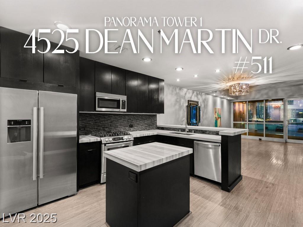 4525 Dean Martin DR