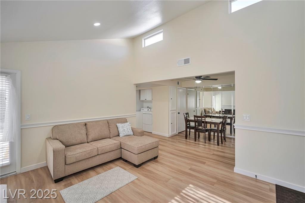 1701 Katie AVE