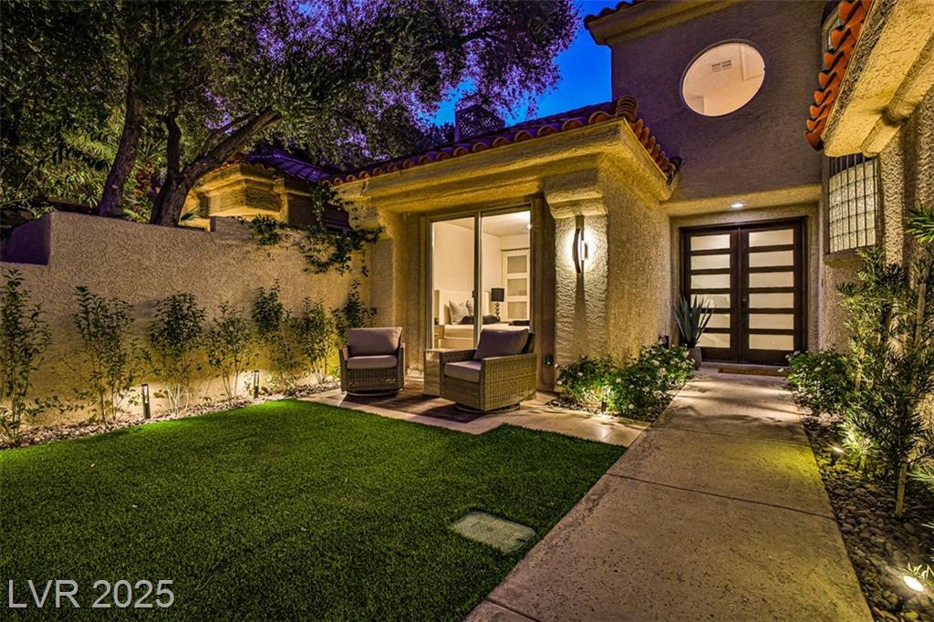 7970 Bermuda Dunes AVE