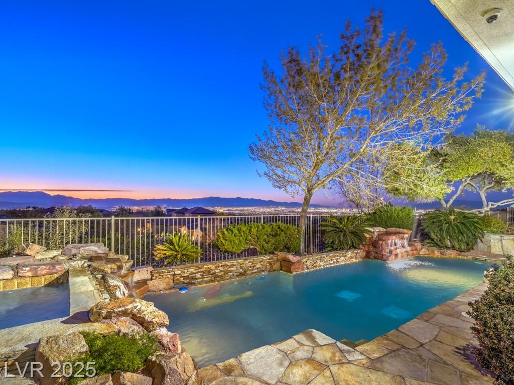 3 Pine Hollow DR