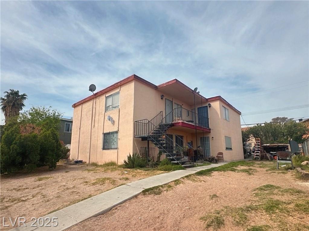 833 BRUCE ST