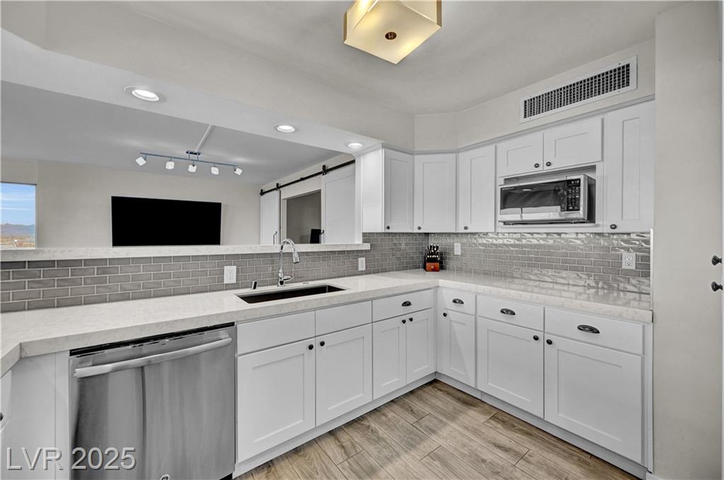 3111 Bel Air DR