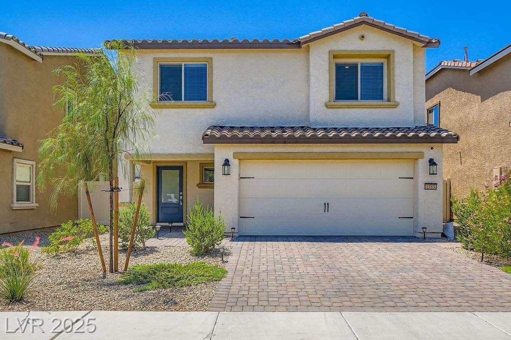 1585 Desert Path AVE