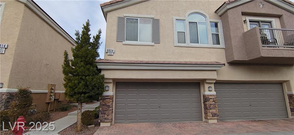 8804 TRAVELING BREEZE AVE