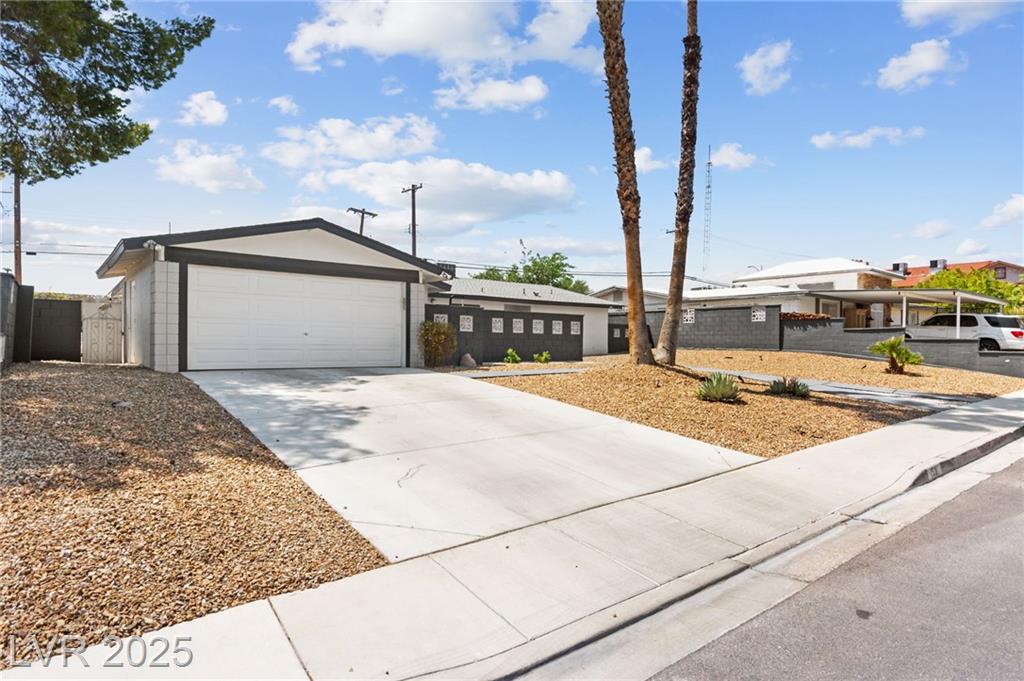 1531 Commanche DR