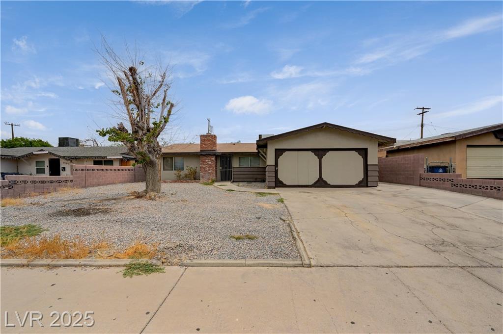 3909 Oakey BLVD