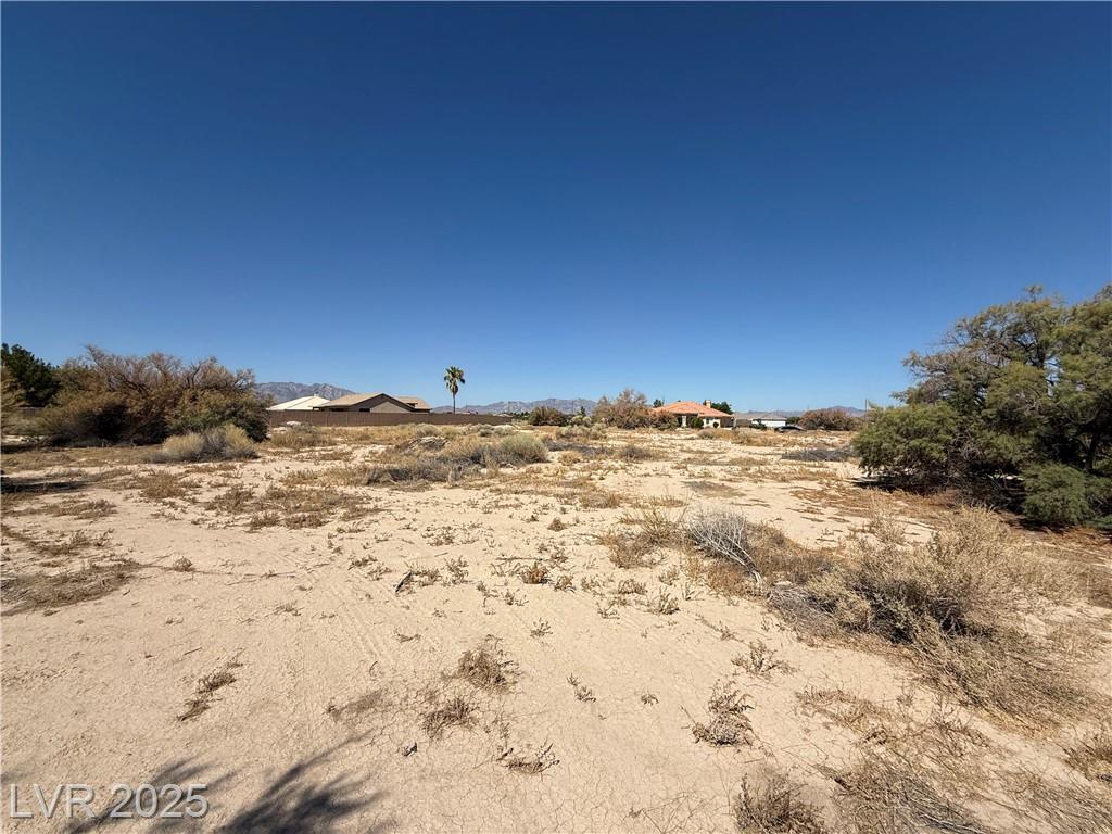 1611 Manzanita DR