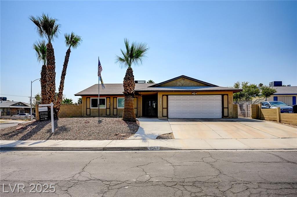 4567 Dennis WAY